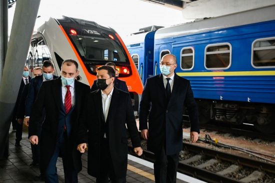 Глава держави здійснив тестову поїздку на новому потягу українського виробництва