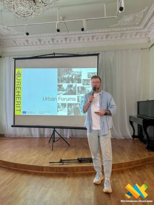    ':     Urban Forum