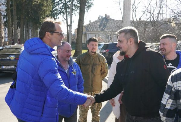     Athletes For Ukraine  ͳ