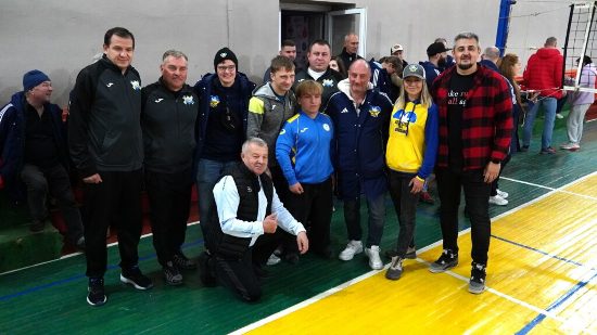           г    Athletes for Ukraine